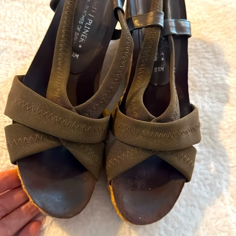 Donald J. Pliner Brown Espadrille Shoes with Minimalist Design